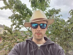Seflie tomada con el OnePlus Pad 2 Pro