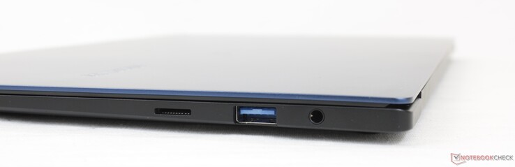 A la derecha: Lector MicroSD, USB-A 3.2, auriculares de 3,5 mm