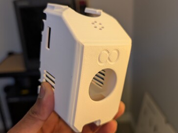 Impresión ASA blanca con algo de alabeo, pero una impresión limpia por lo demás.