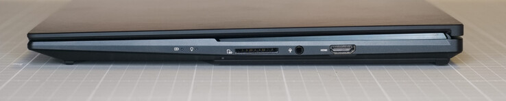 Lector de tarjetas SD, toma de auriculares de 3,5 mm, HDMI 2.1