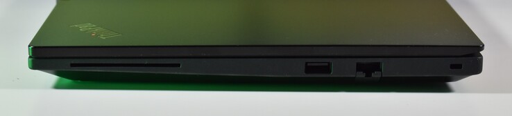 derecha: Lector de tarjetas inteligentes, USB-A 3.2 Gen 1, RJ45-Ethernet, ranura para bloqueo Kensington