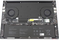 la Blade 16 2026 puede parecer idéntica al modelo 2025 por dentro y por fuera, pero el simple cambio de procesador ha supuesto una serie de mejoras