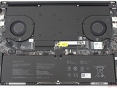 la Blade 16 2026 puede parecer idéntica al modelo 2025 por dentro y por fuera, pero el simple cambio de procesador ha supuesto una serie de mejoras