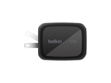 Las puntas plegables hacen que sea fácil de deslizar en un bolsillo o bolso. (Fuente de la imagen: Belkin)