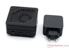 Minisforum Mercury Series EM780 con adaptador de corriente