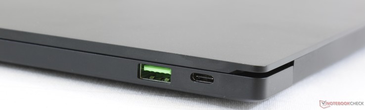 Derecha: USB Tipo A 3.1, Thunderbolt 3