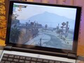 OneGX Pro con Intel Core i7-1160G7 ejecutando GTA V (Fuente: One-netbook en YouTube)