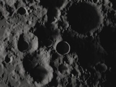 El cráter Shackleton en el polo sur de la Luna (Fuente de la imagen: NASA; recortada)