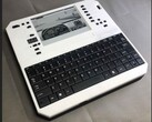 El Evertop PC es un clon del IBM XT con hasta 500 horas de autonomía y carga solar. (Fuente de la imagen: ericjenott vía Github)