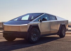 Un cibercamión Tesla. Tesla ofrece a sus propietarios un año gratuito de conducción a escala completa (FSD) (Fuente de la imagen: Greg Pajo Car and Driver)