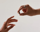 El Gen 3 cuesta a partir de 314 dólares con el descuento por pedido anticipado. En la foto: imagen promocional que muestra dos opciones de color del anillo inteligente.