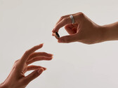 El Gen 3 cuesta a partir de 314 dólares con el descuento por pedido anticipado. En la foto: imagen promocional que muestra dos opciones de color del anillo inteligente.