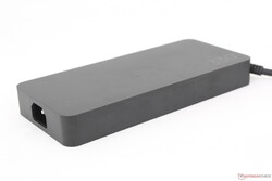 adaptador de CA de 330 W