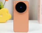 El Vivo X500 Pro Max naranja estará disponible como modelo global con una batería más grande que la de la versión de la UE, según un anuncio de un distribuidor en Hong Kong.