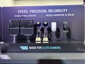 El teclado Asus ROG Falcata y el ratón Harpe 2 Ace se han dejado ver en Computex 2025 (fuente de la imagen: Notebookcheck)