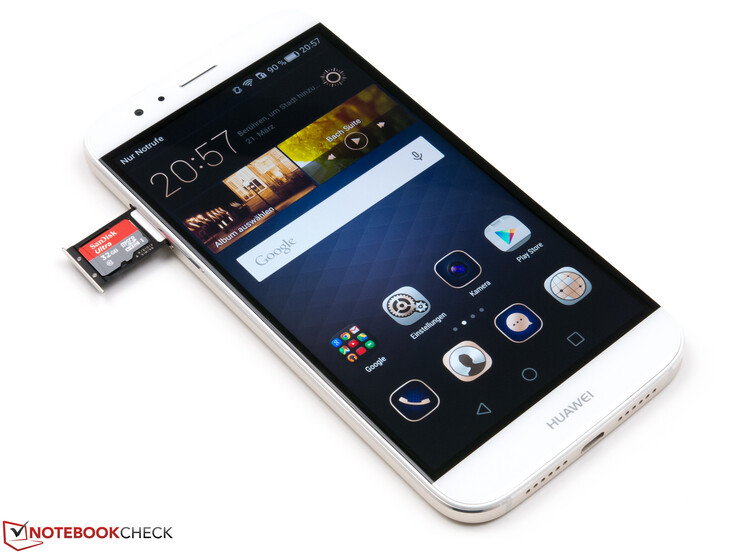 Huawei G8: Front with micro-SD /SIM slot