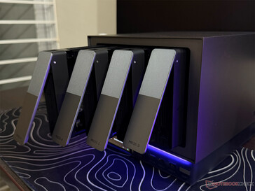 Las cuatro bahías para unidades SATA son de fácil acceso