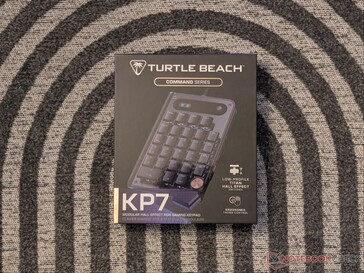 Caja de venta al por menor del teclado Turtle Beach Command Series KP7.
