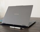 El Yoga 7 16ILL10 funciona un poco más caliente que el Yoga 7 16IML9 del año pasado, pero las ventajas superan con creces esta pequeña desventaja (Fuente de la imagen: Notebookcheck)