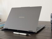 El Yoga 7 16ILL10 funciona un poco más caliente que el Yoga 7 16IML9 del año pasado, pero las ventajas superan con creces esta pequeña desventaja (Fuente de la imagen: Notebookcheck)