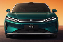 626 millas de autonomía, 764 hp y 9 minutos de recarga: BYD abre la preventa en China del nuevo Da Han EV, un sedán eléctrico de lujo, con precios a partir del equivalente a unos 36.900 dólares.
