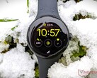 Se espera que Google sustituya el Pixel Watch, en la imagen, este otoño. (Fuente de la imagen: NotebookCheck)