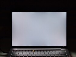 Fuga de luz de fondo (aquí se muestra ampliada)