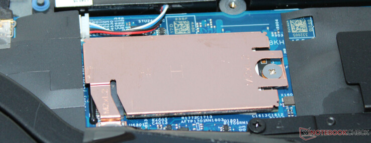 La unidad del sistema es una SSD PCIe, y el L15 sólo puede alojar SSD de formato M.2-2242, no los modelos más comunes M.2-2280.