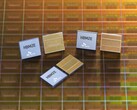 Los chips HBM2E vienen con capacidades de hasta 16 GB. (Fuente de la imagen: SK Hynix)
