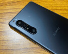 La edición Frost Black del Xperia 1 II también viene con 12 GB de RAM. (Fuente de la imagen: Engadget Japón)