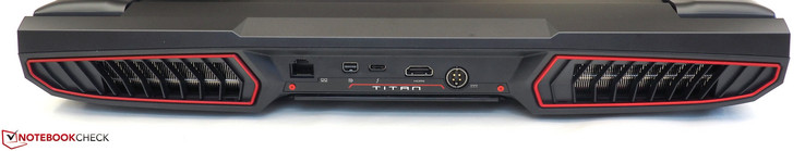 trasera: RJ45-LAN, mini-DisplayPort, Thunderbolt 3, HDMI, toma de corriente
