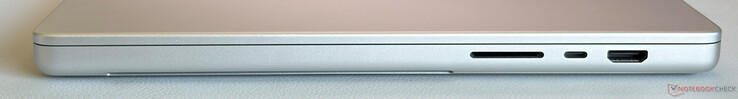 Correcto: Lector de tarjetas SDXC, USB-C 4.0 con Thunderbolt 5 (120 Gbps, DisplayPort 2.1, Power Delivery), HDMI