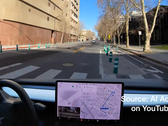 El Tesla 2021 Model 3 de John Bernal chocó contra un bolardo mientras la Beta de Autoconducción Completa estaba activada. (Fuente de la imagen: AI Addict en YouTube)