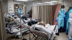 Una sala de pacientes con el virus Corona en Brooklyn, marzo de 2020 (Fuente de la imagen: Victor Blue y The New York Times; recortada)