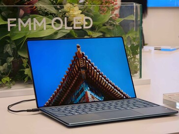 Algunos aspectos destacados del stand de TCL CSOT en el MWC 2025. (Fuente: Notebookcheck)