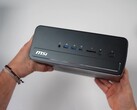 El MSI Pro Max Edge AI Mini PC tiene muchos puertos de E/S en la parte frontal.