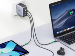 El UGREEN 65W USB-C Charger US/UK/EU Plug for Travel está rebajado en Amazon. (Fuente de la imagen: UGREEN)