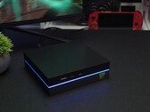Mini PC para juegos Yohris con puertos frontales y tira de luz LED (Fuente de la imagen: ETA PRIME/YouTube)
