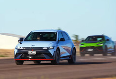 El Hyundai Ioniq 5 N se impuso con facilidad al Lamborghini Urus y a los demás coches con motor de combustión interna en las carreras de aceleración de CarExperts. (Fuente de la imagen: CarExpert en YouTube - captura de pantalla)