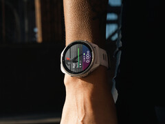 El Forerunner 965 es uno de los cinco smartwatches Forerunner aptos para descargar e instalar la versión beta 24.10. (Fuente de la imagen: Garmin)
