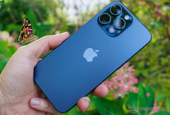 Se rumorea que el iPhone 16 Pro tomará prestada la cámara teleobjetivo 5x del iPhone 15 Pro Max, en la imagen. (Fuente de la imagen: Notebookcheck)