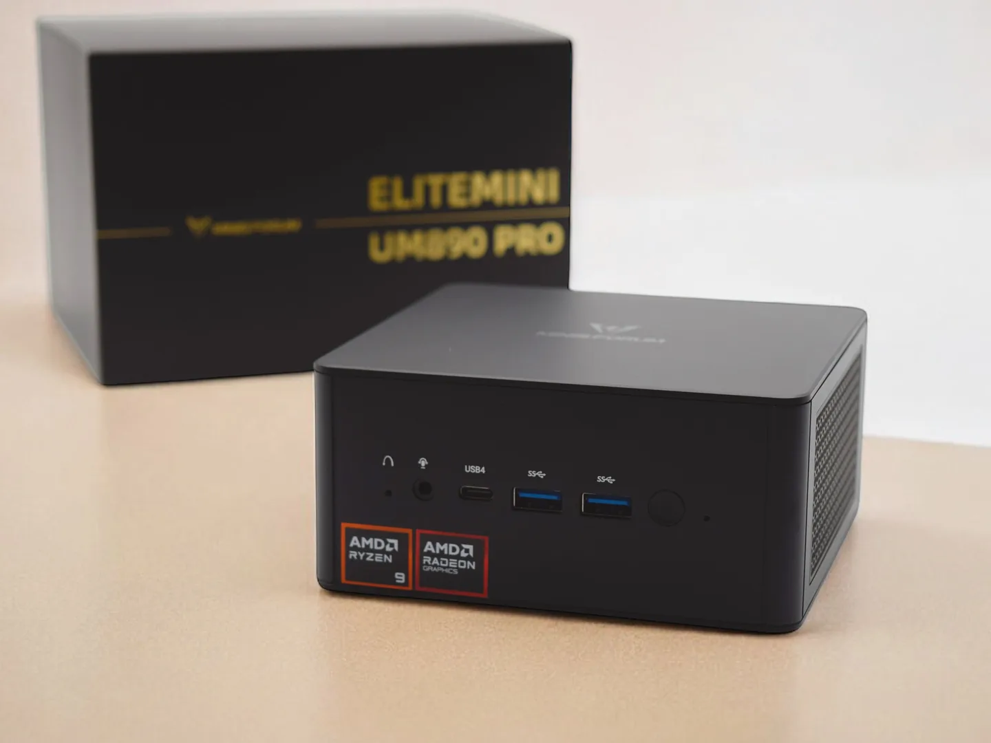 Reseña del Minisforum EliteMini UM890 Pro: Un potente mini PC con